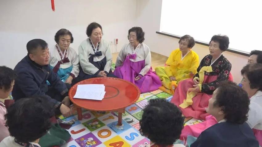 延吉新兴街道民富社区：绘好“银龄映底色、党绩显成色”的“红色”图景