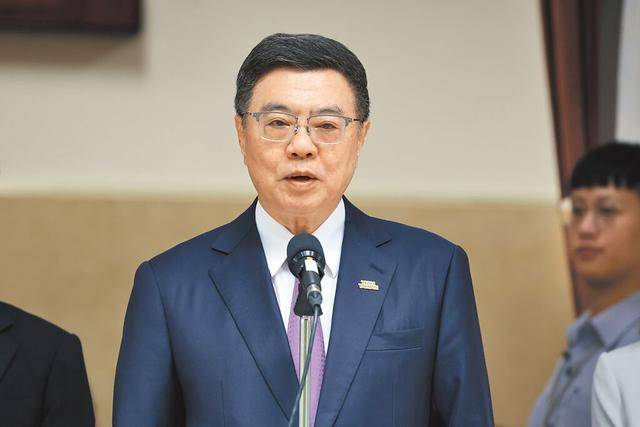 台高官称岛内月薪6873元人民币以下算是低薪，国民党民代提出隐忧