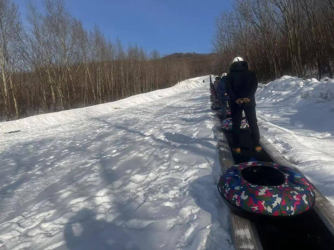 全国媒体看吉林市 | 媒体大咖雪圈大挑战，炮台山体育公园秒变欢乐谷！