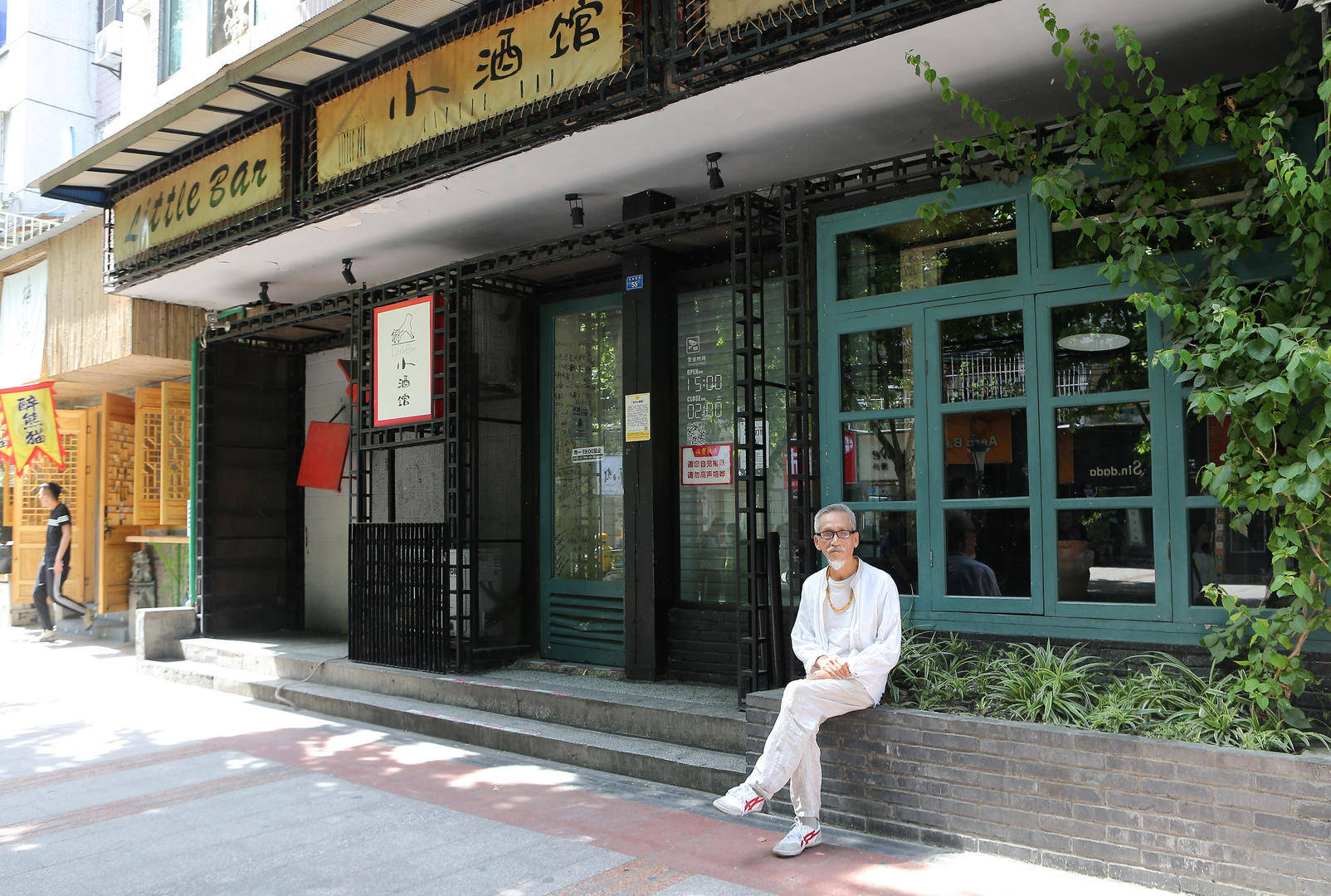 陈彼得在成都去世，享年82岁，他曾说：一定要回到故乡，这是本能